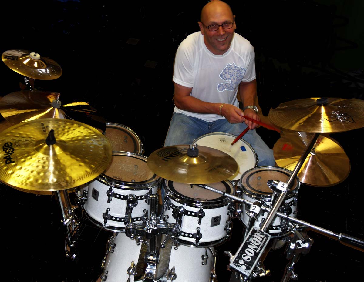 Micky - Professional Drummer - Photo Micky - Professional Drummer - Photo